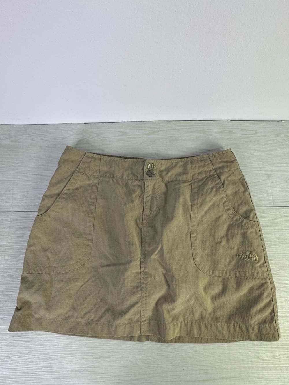 The North Face Hiking Outdoors Skort Skirt Womens Size 6 Beige Ripstop Nylon